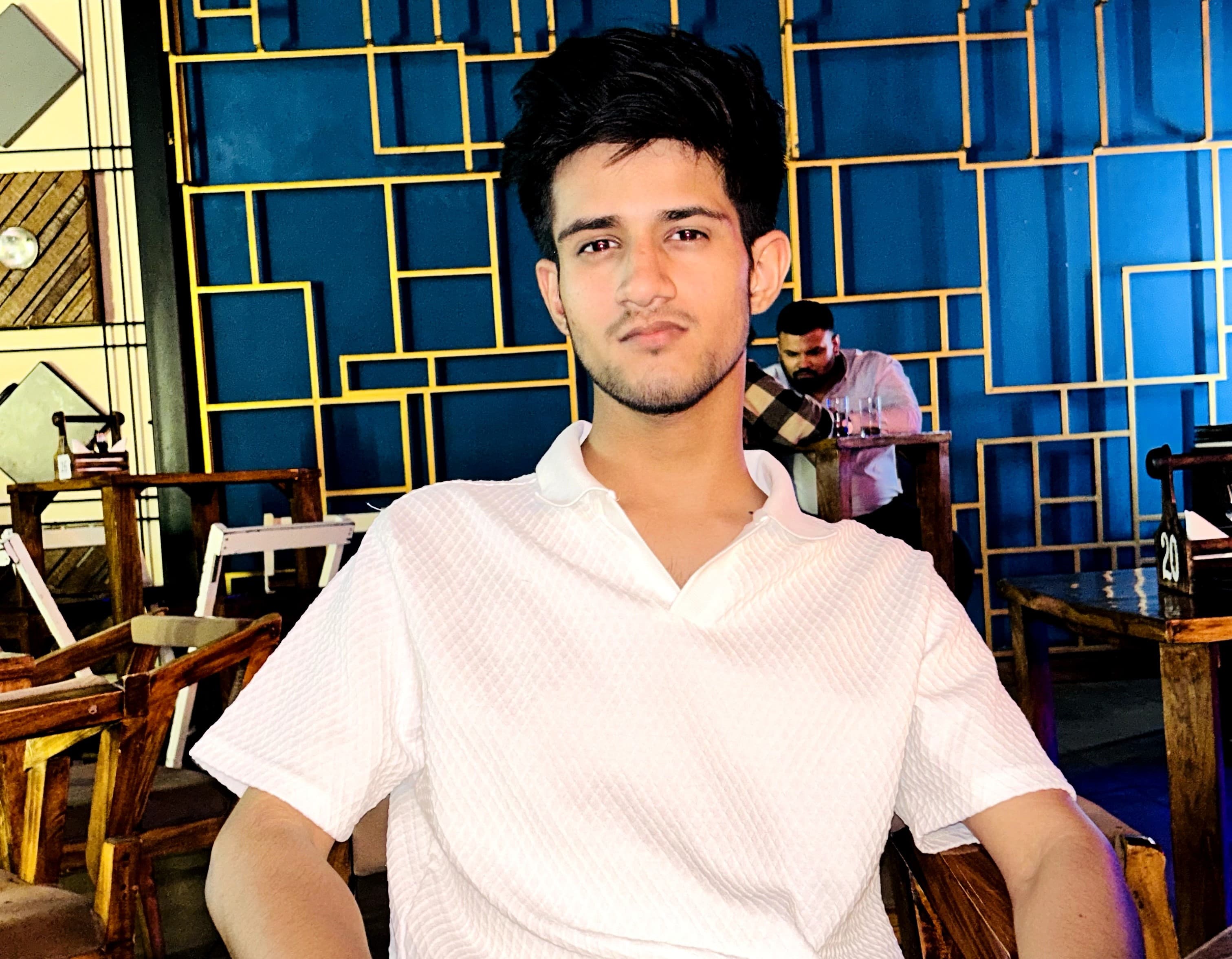 Amleshwar's headshot